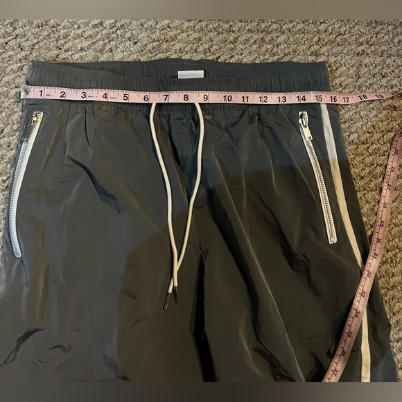 Nike Men's size Medium Grey & White Track Pants - Picture 8 of 8